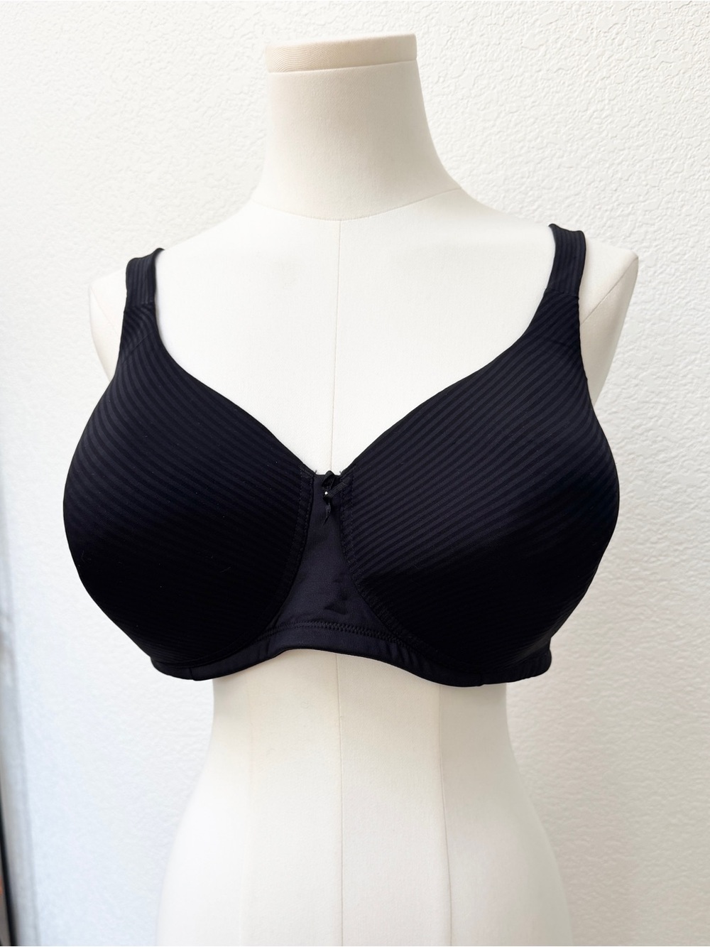 Vanity Fair Radiant Comfort Black Full Coverage Bra 40DD - Picture 2 of 7